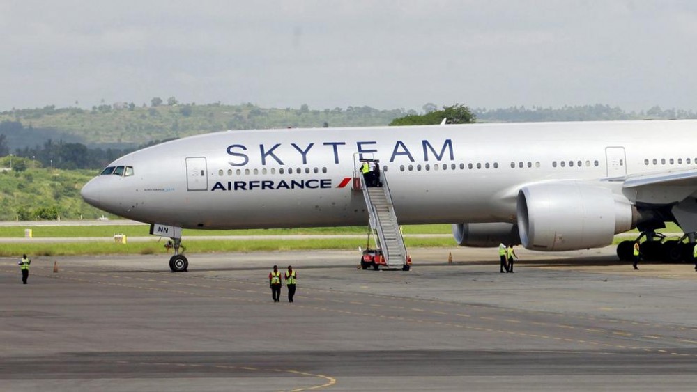 Alertă cu bombă la bordul unui avion Air France. Pasagerii au fost debarcați